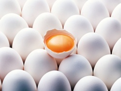 За полгода птицефабрики Алтайского края произвели на 17 млн яиц...